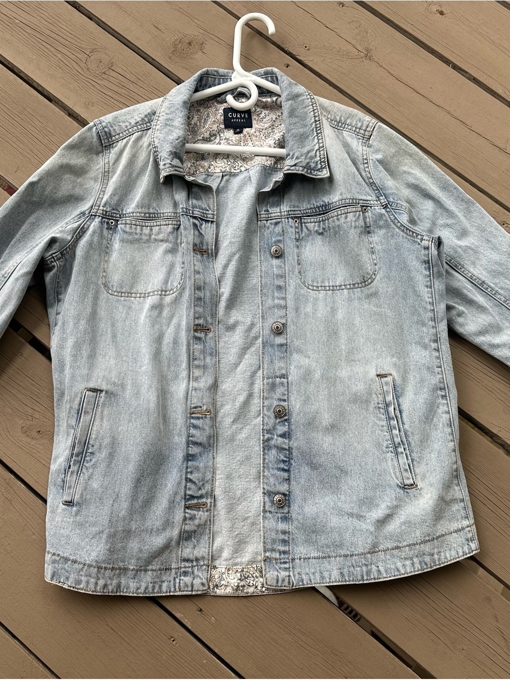 Women's Curve Y2K Light Wash XL Denim Jacket w floral trim on hem - Light Blue